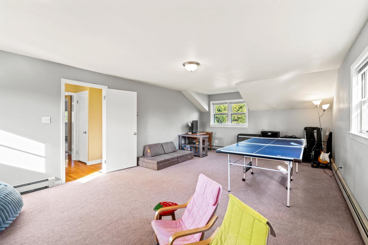 1933 West Donges Bay ROAD