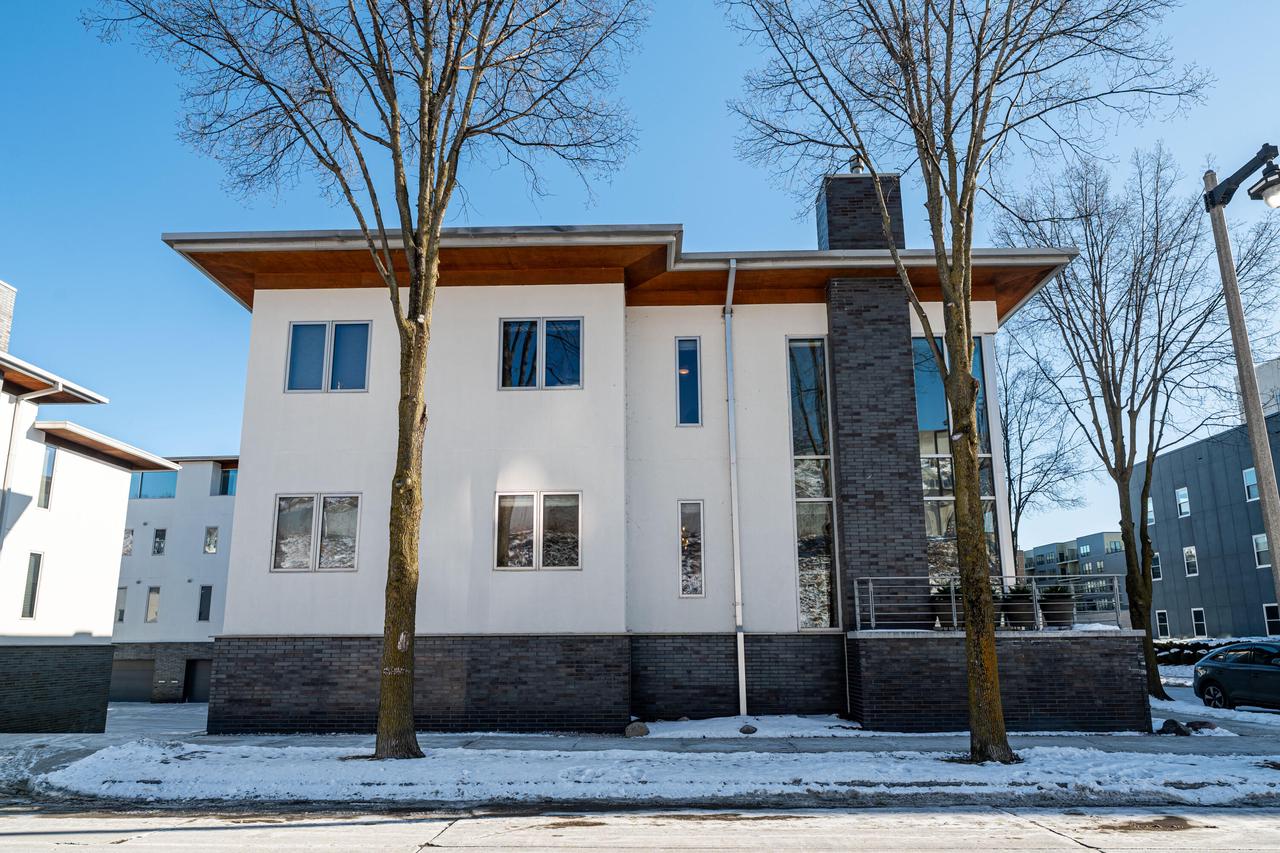 1924 North Booth STREET