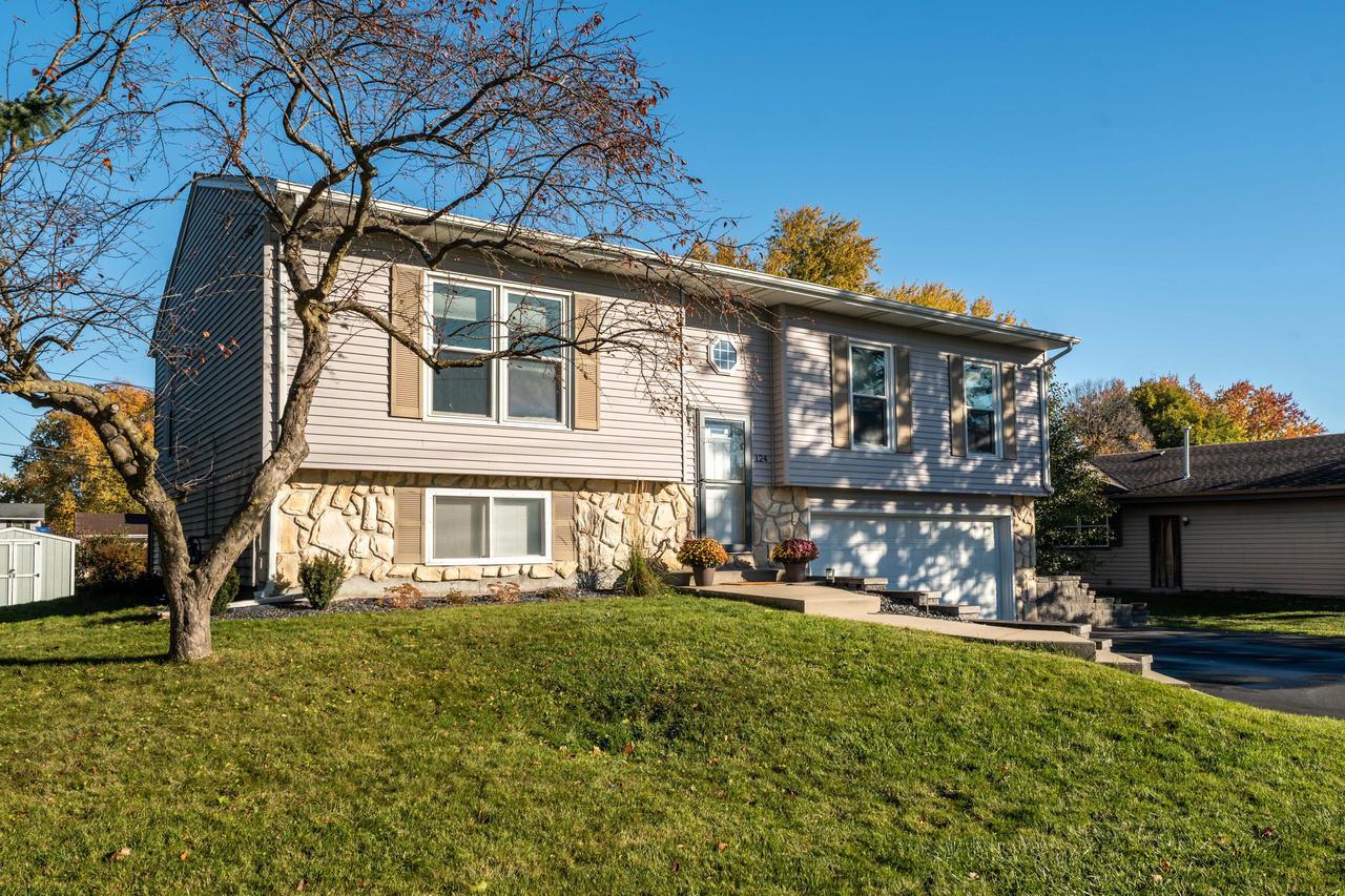 124 East Monroe AVENUE