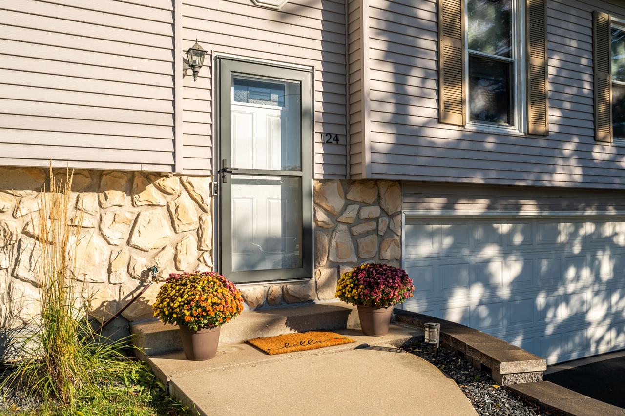 124 East Monroe AVENUE