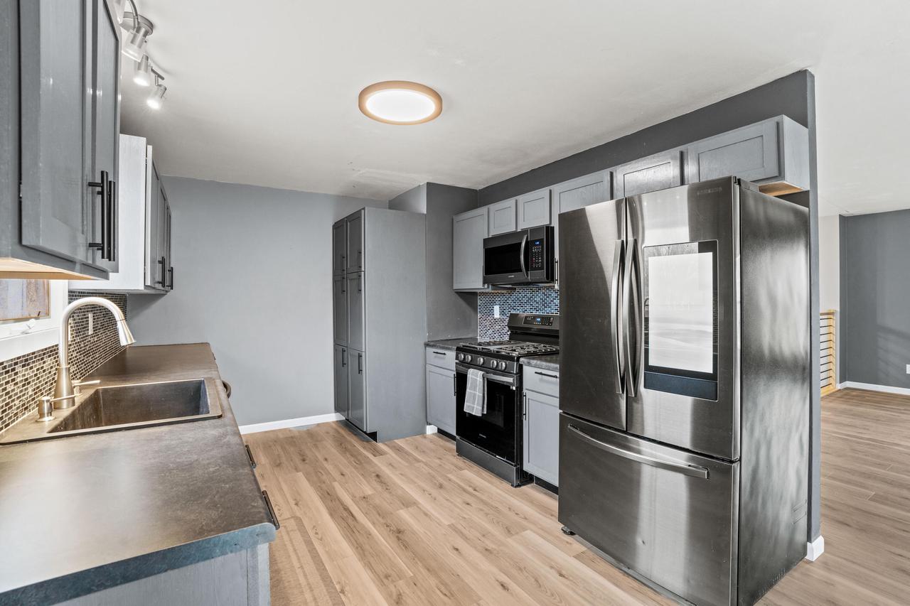 124 East Monroe AVENUE