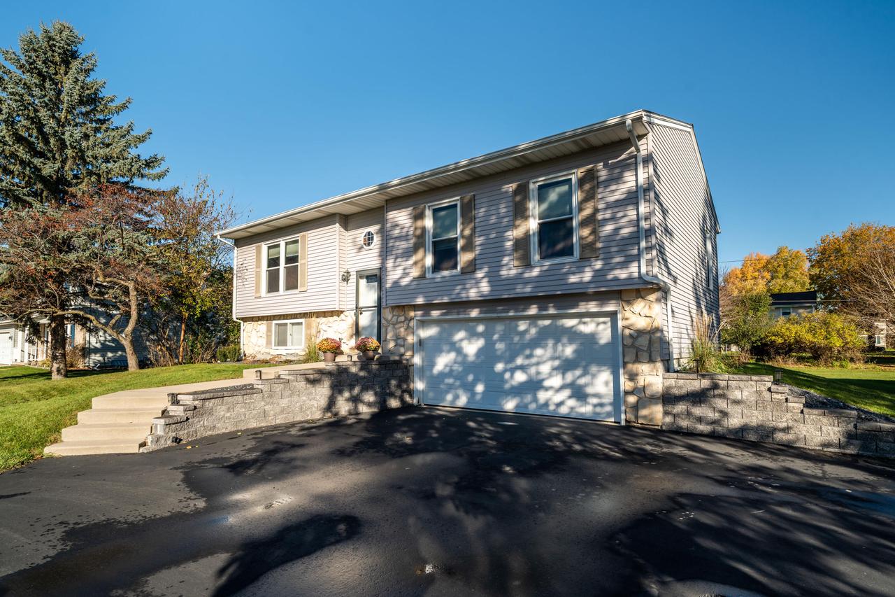 124 East Monroe AVENUE