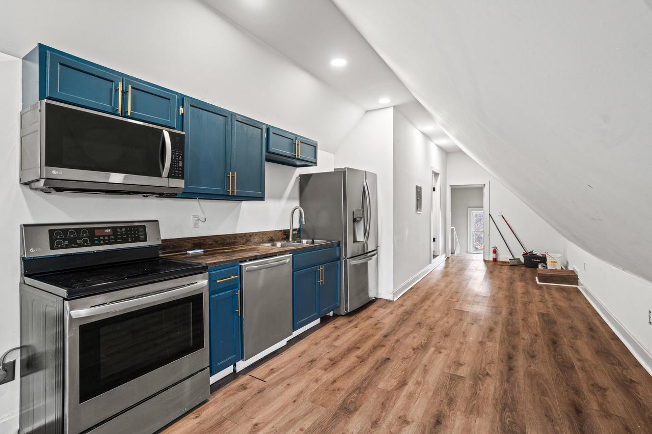 1712 East Park PLACE 1714