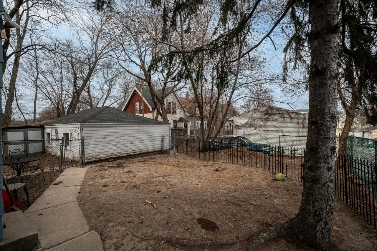 1712 East Park PLACE 1714