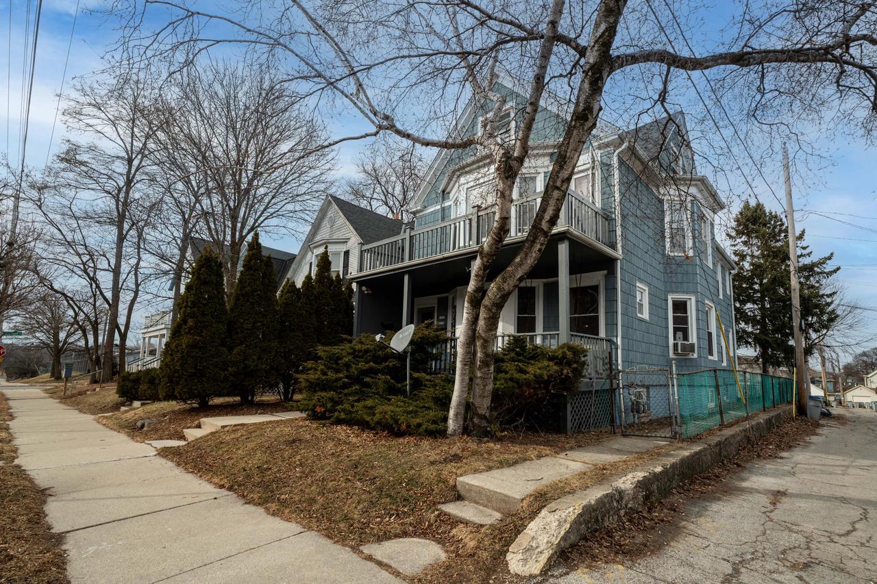 1712 East Park PLACE 1714