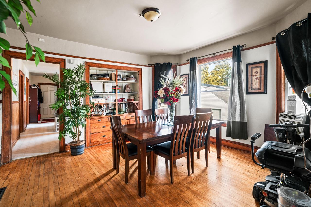 1712 East Park PLACE 1714