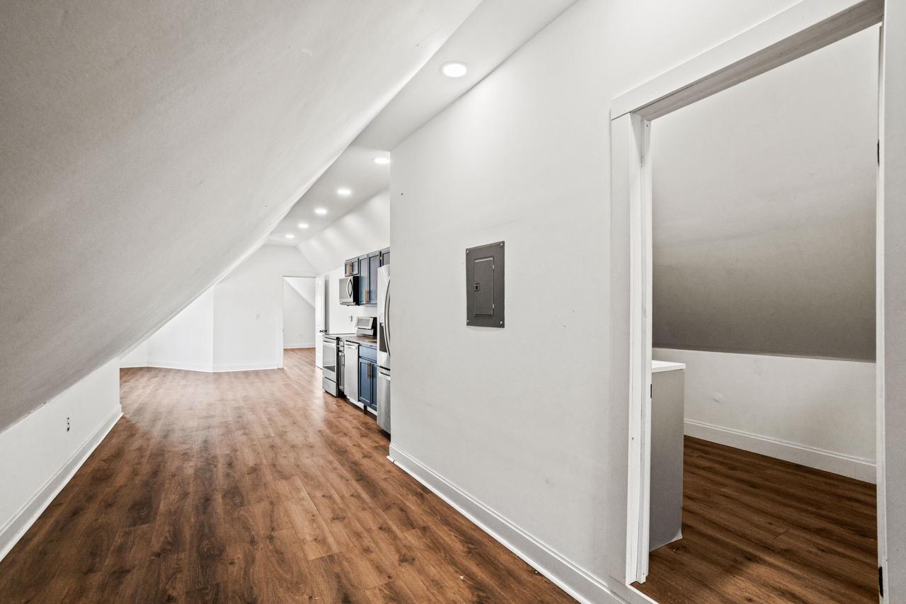 1712 East Park PLACE 1714