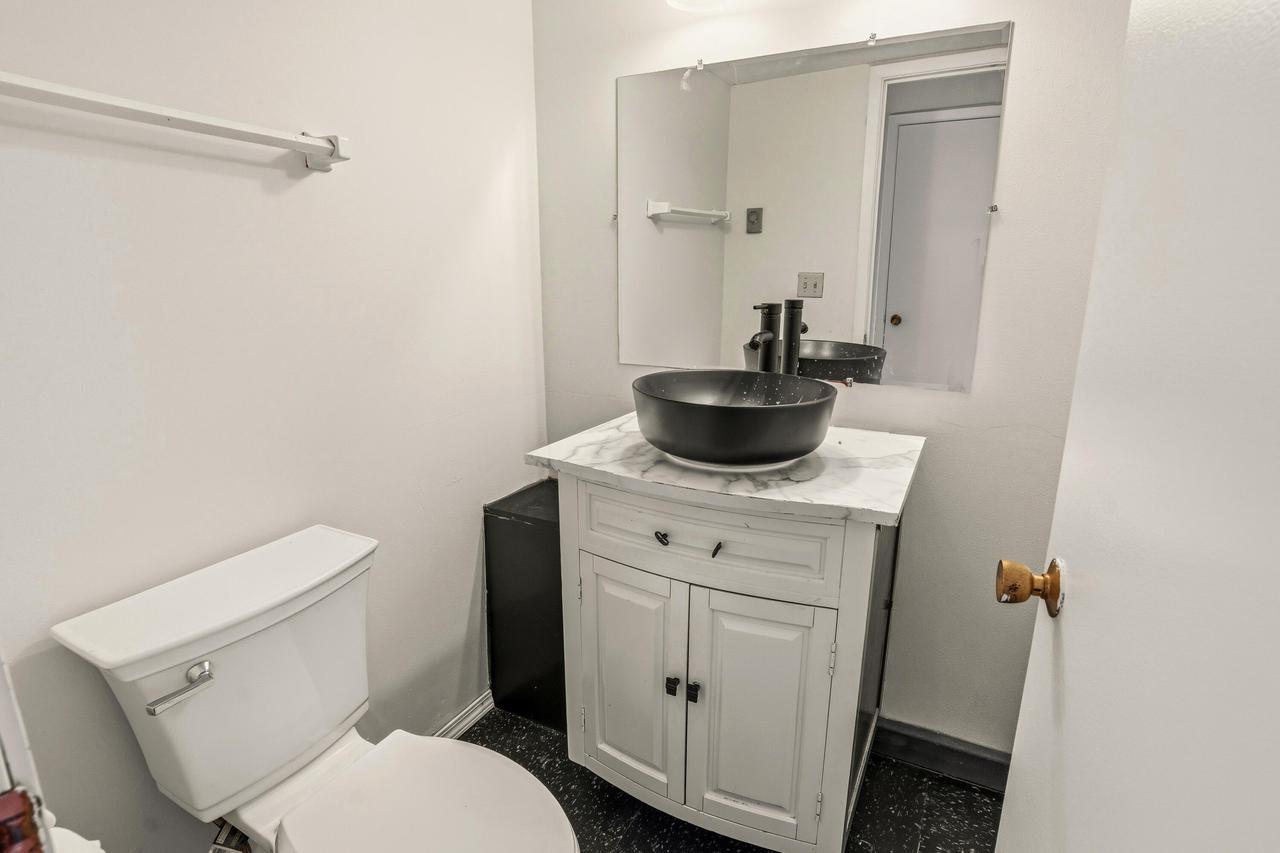 8657 North 72nd STREET