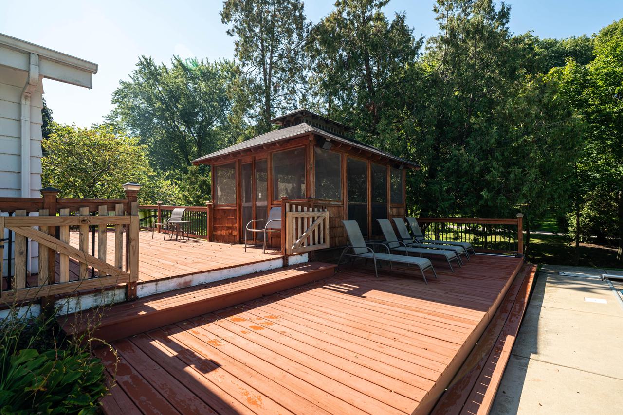 3441 South Shore DRIVE