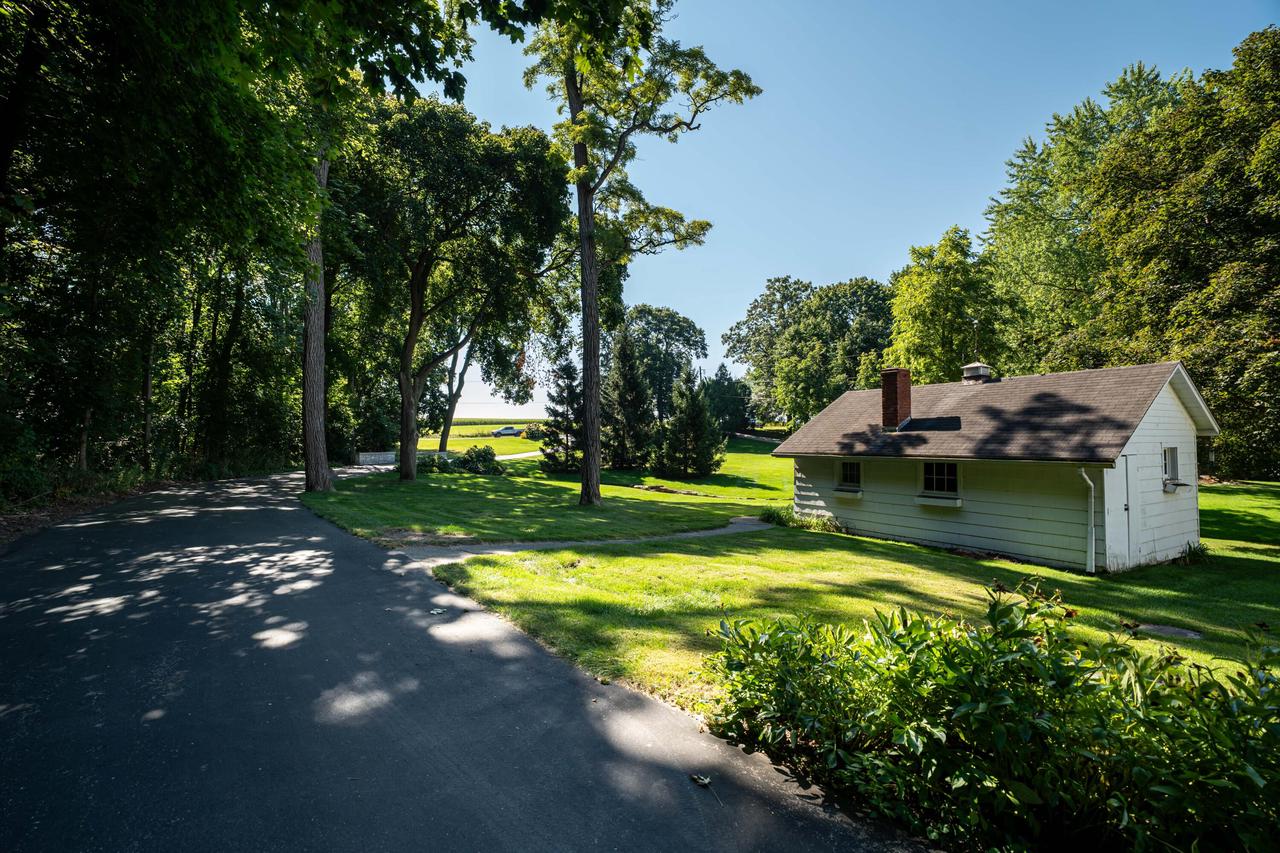 3441 South Shore DRIVE