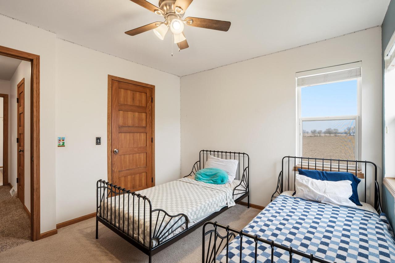 305 Skyland WAY