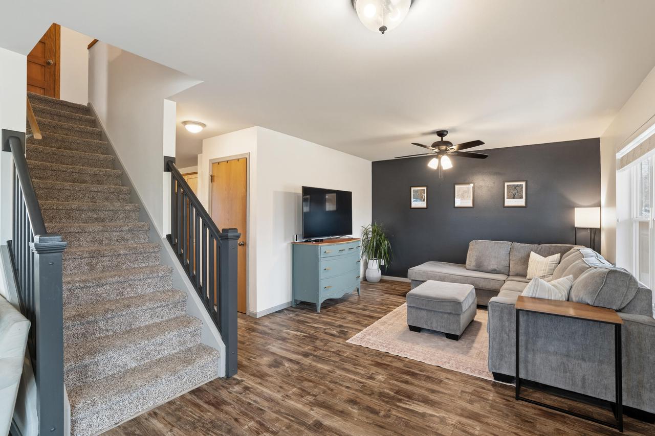 305 Skyland WAY