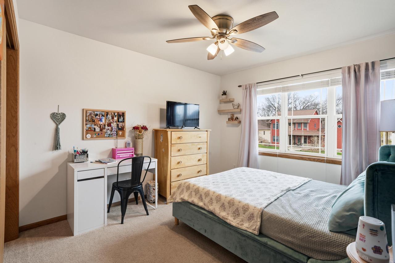 305 Skyland WAY