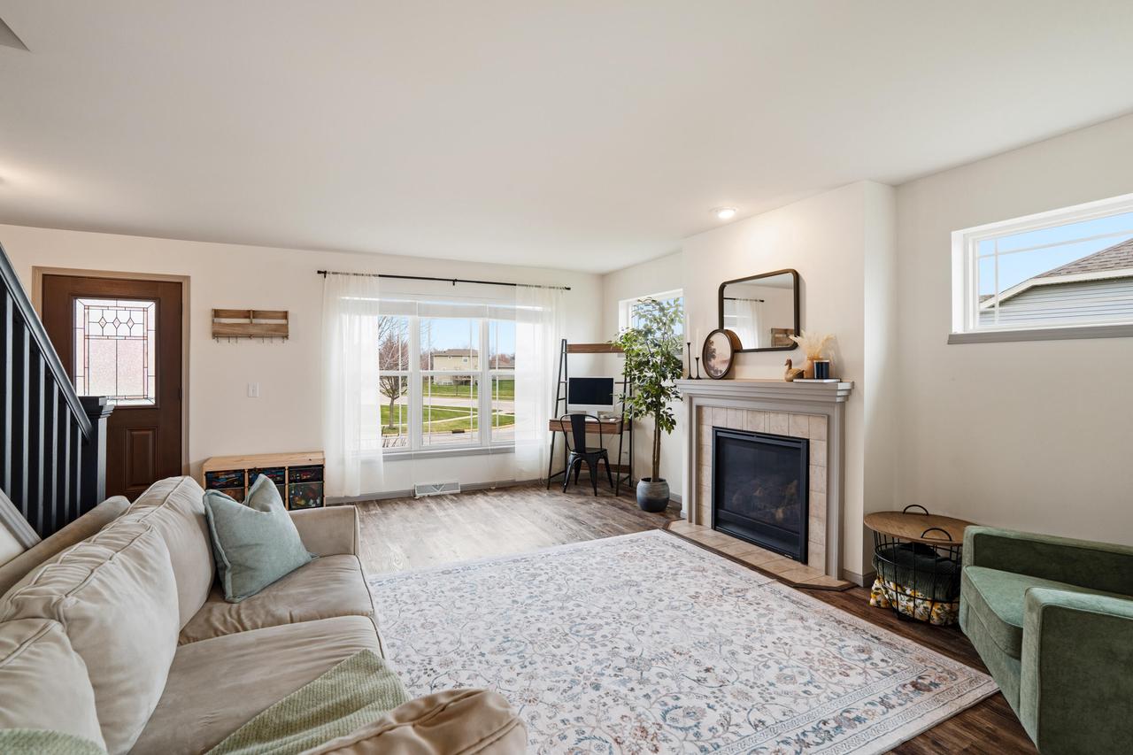 305 Skyland WAY