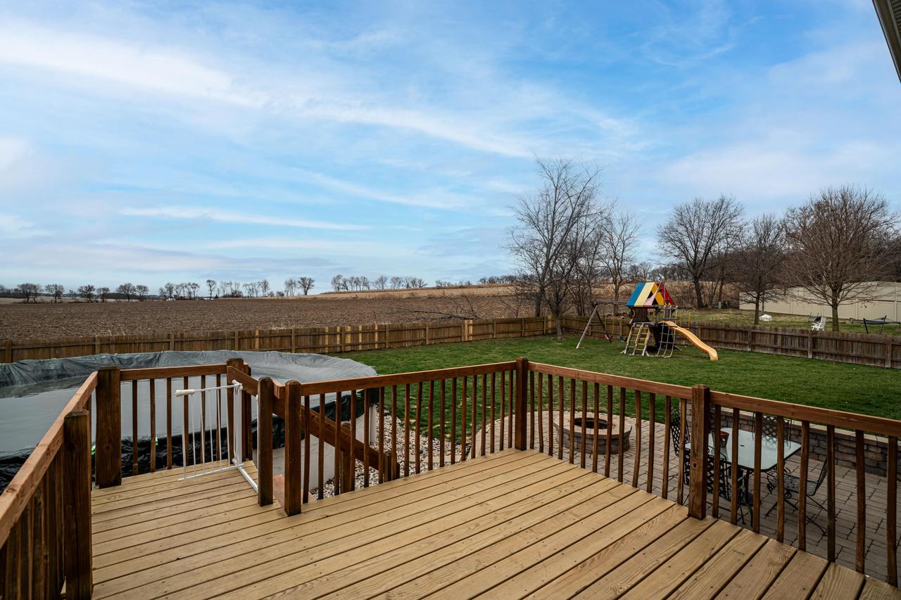 305 Skyland WAY