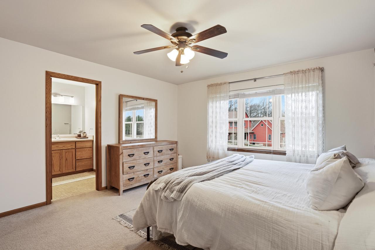 305 Skyland WAY