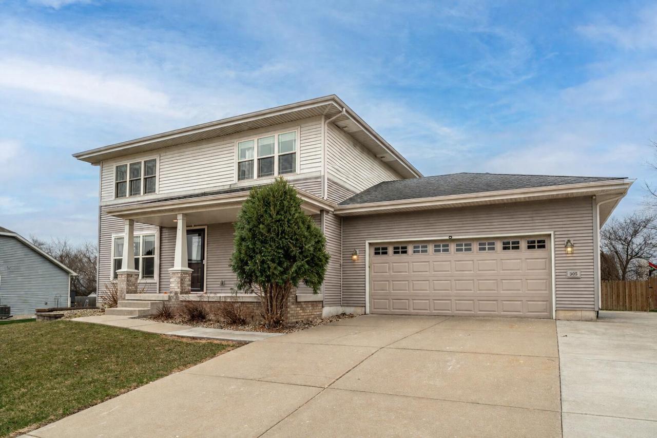 305 Skyland WAY
