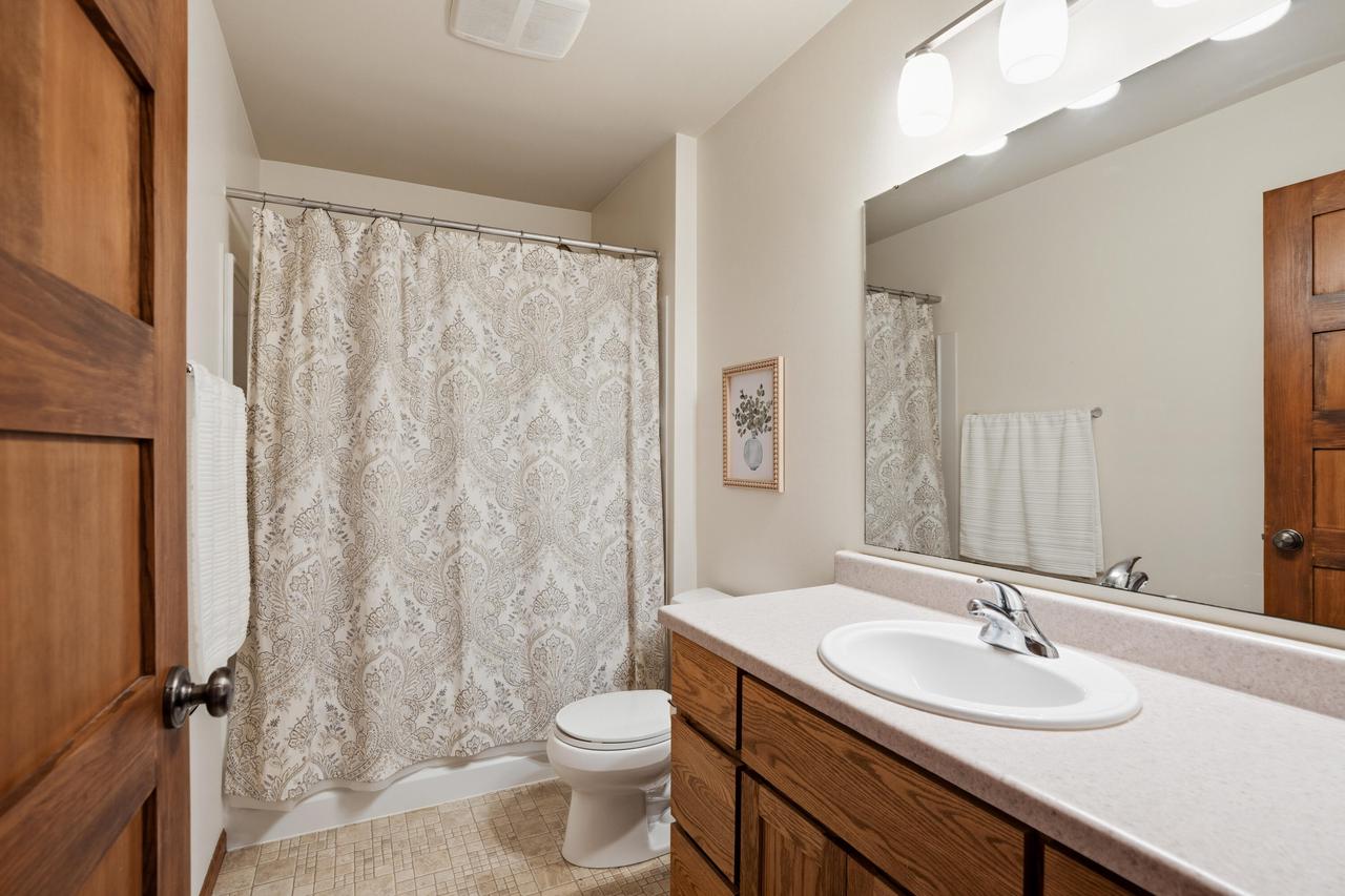 305 Skyland WAY