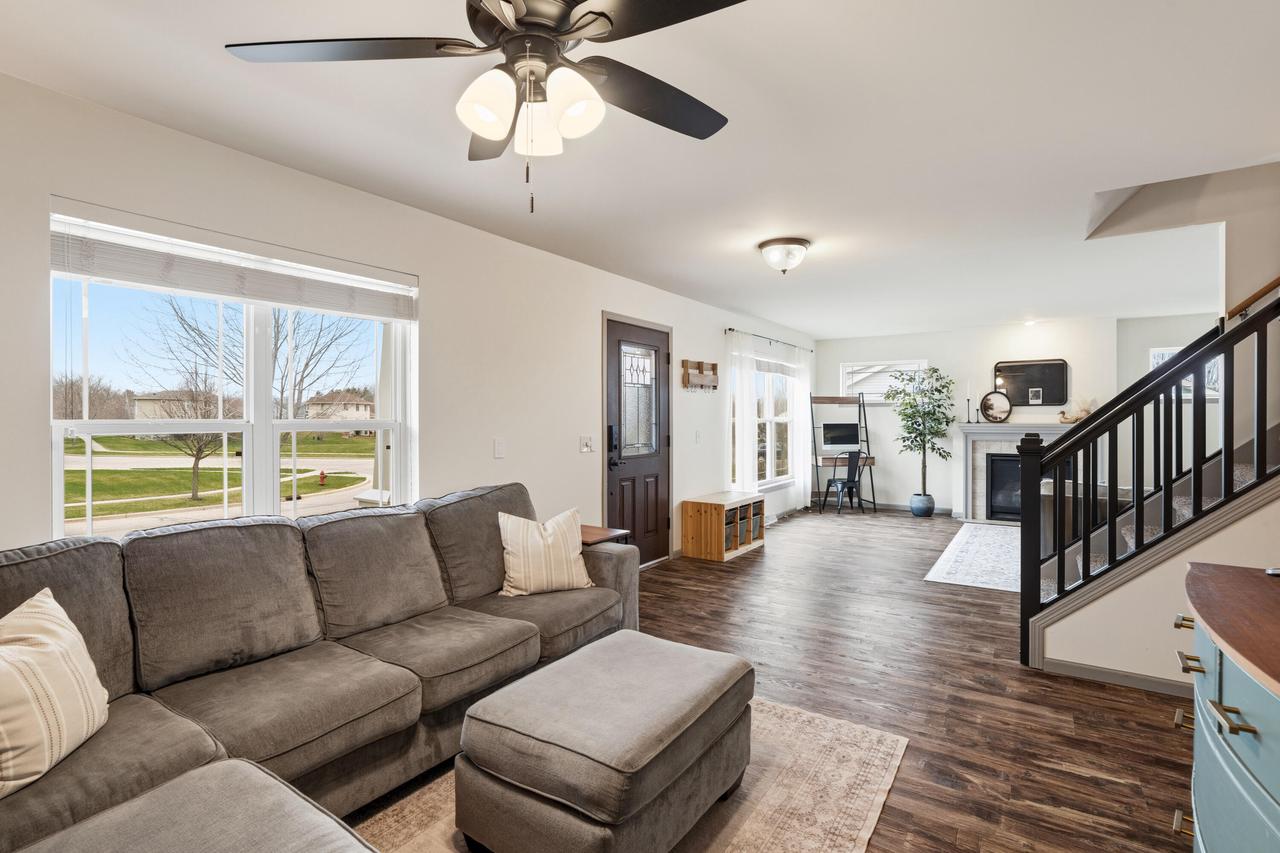 305 Skyland WAY