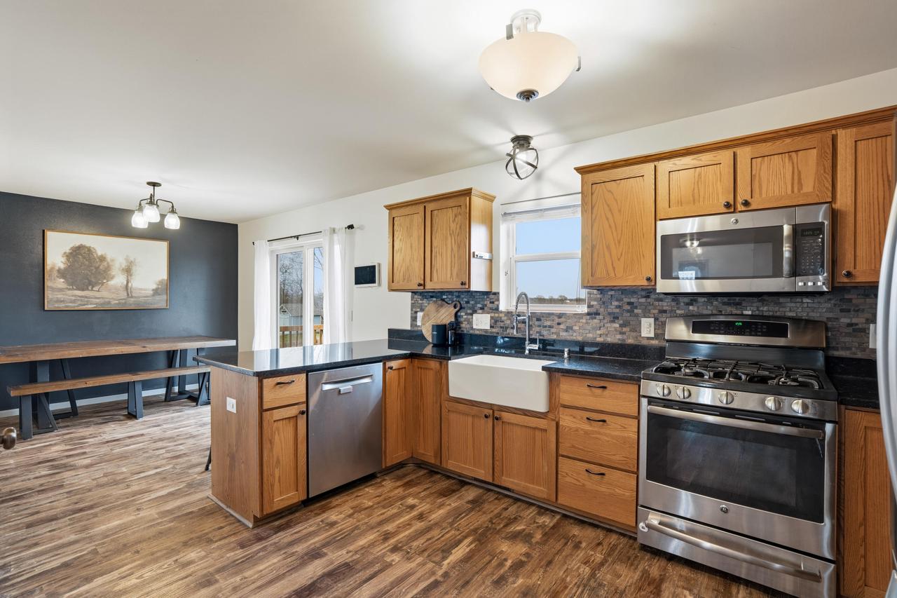 305 Skyland WAY