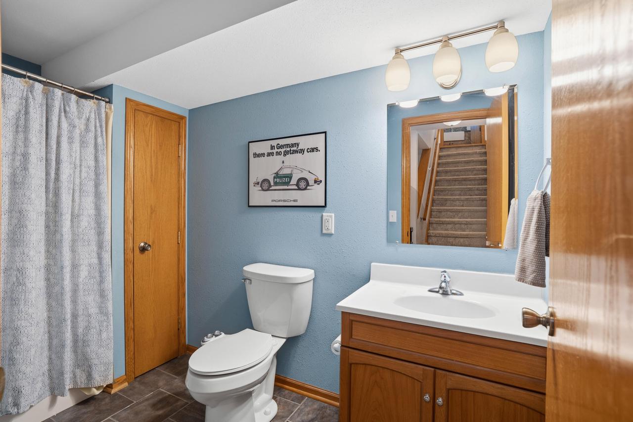 305 Skyland WAY