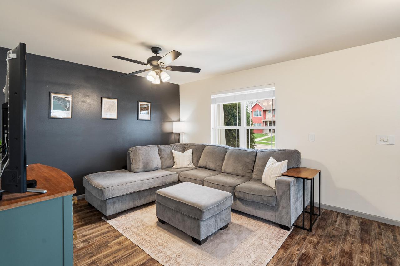 305 Skyland WAY
