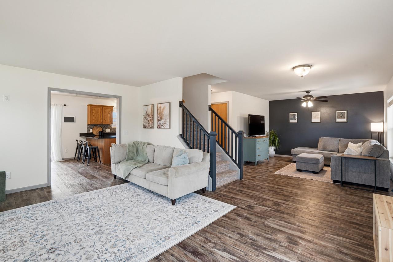 305 Skyland WAY