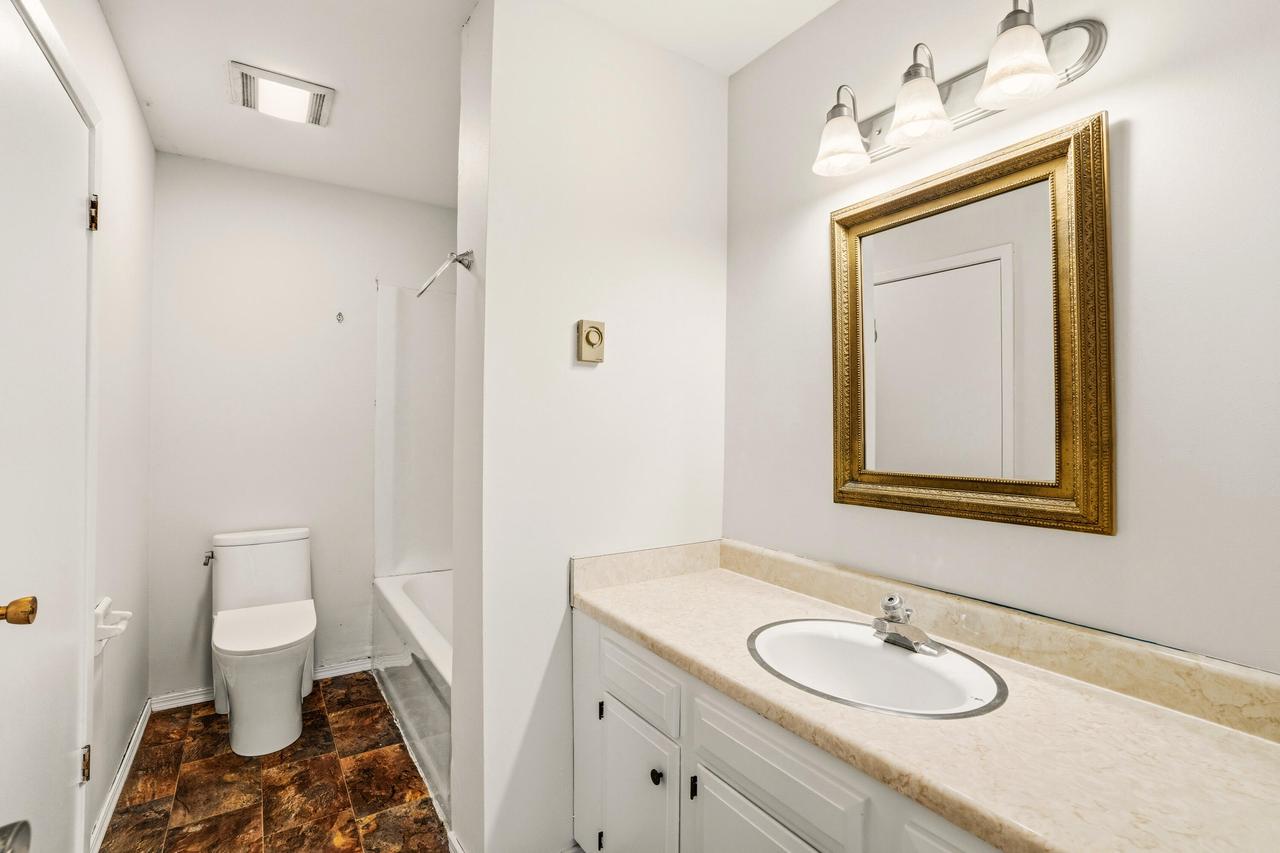 8657 North 72nd STREET