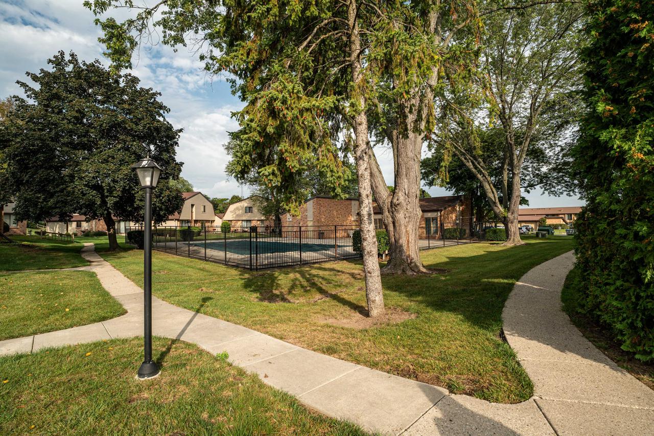 8657 North 72nd STREET