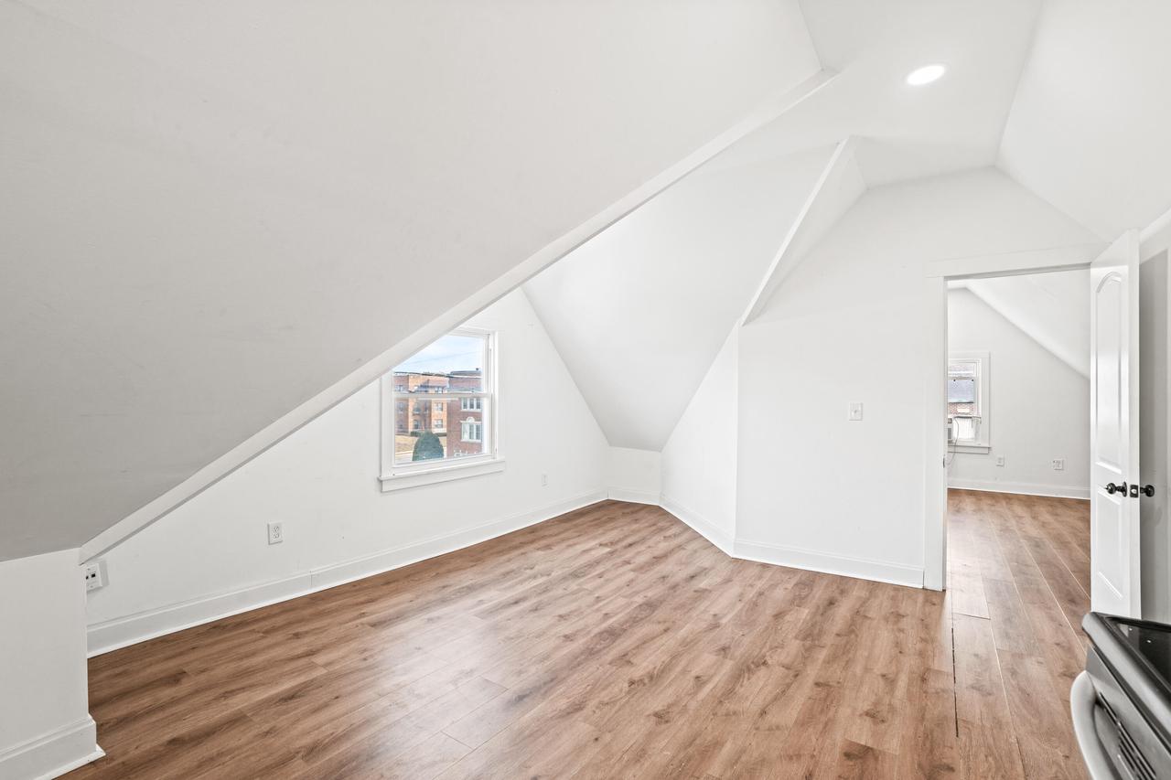 1712 East Park PLACE 1714