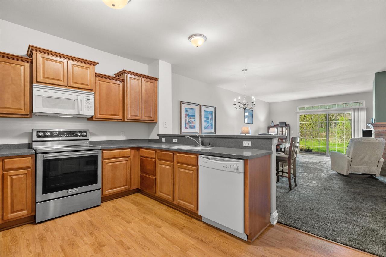 W205N16507 Cranberry Creek LANE