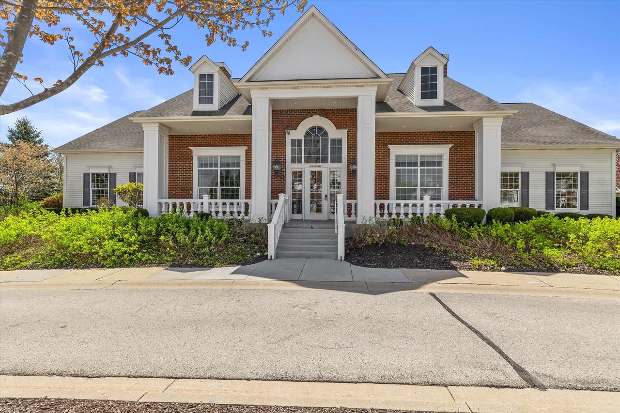 W205N16507 Cranberry Creek LANE