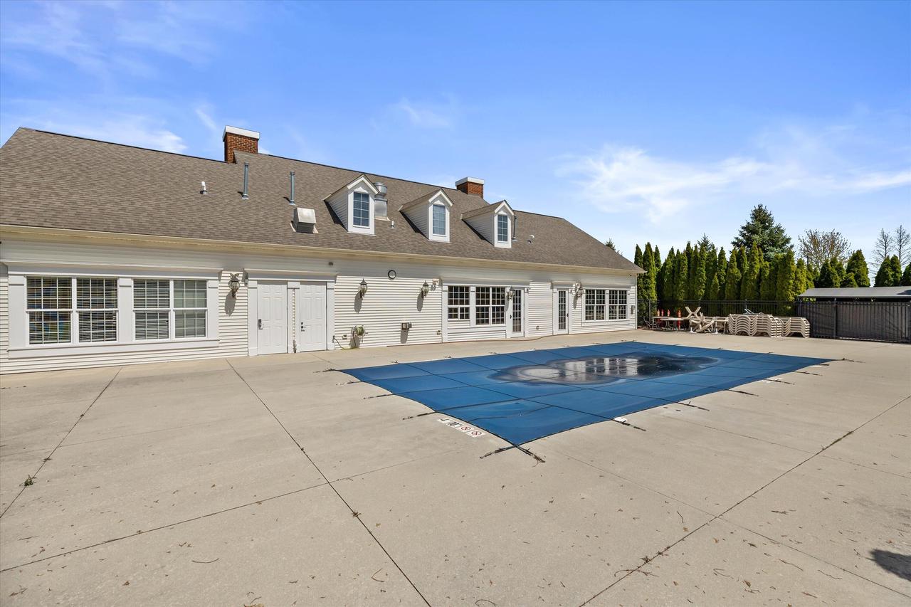 W205N16507 Cranberry Creek LANE