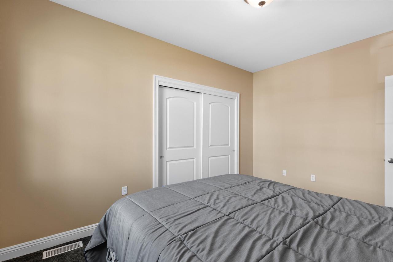W205N16507 Cranberry Creek LANE
