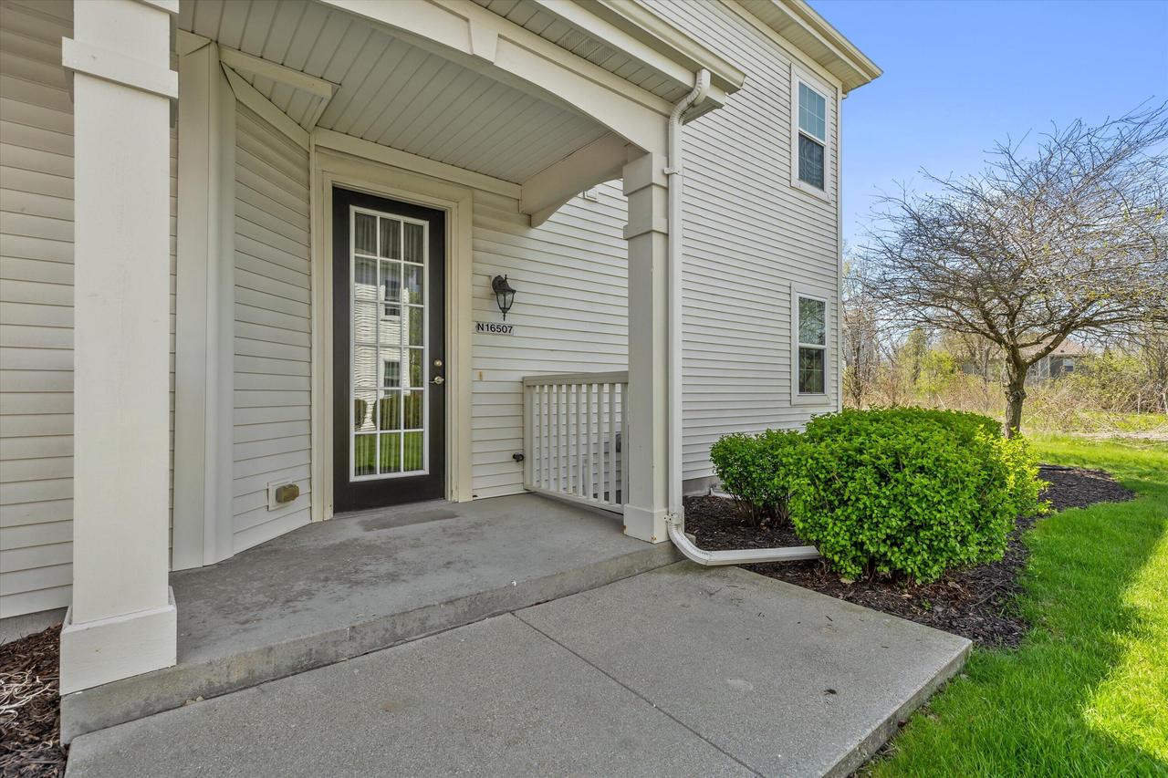 W205N16507 Cranberry Creek LANE
