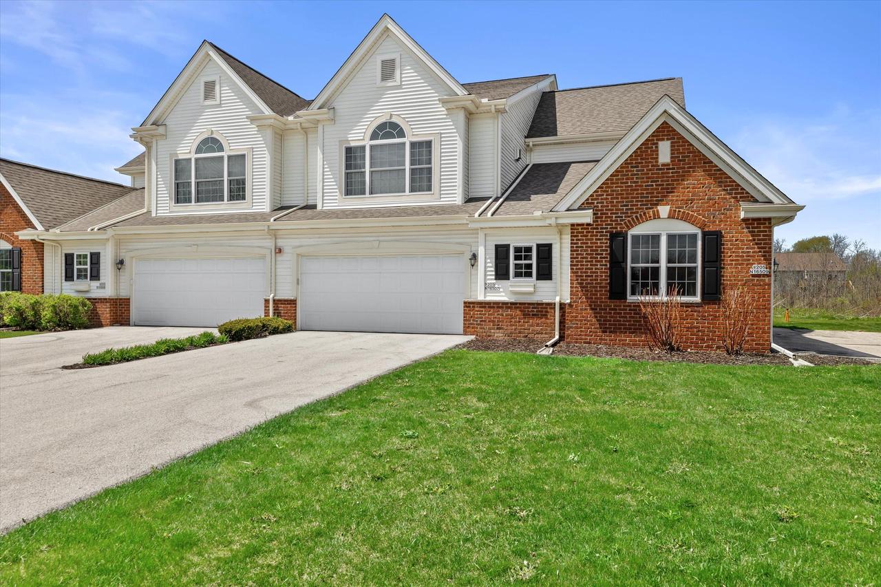 W205N16507 Cranberry Creek LANE