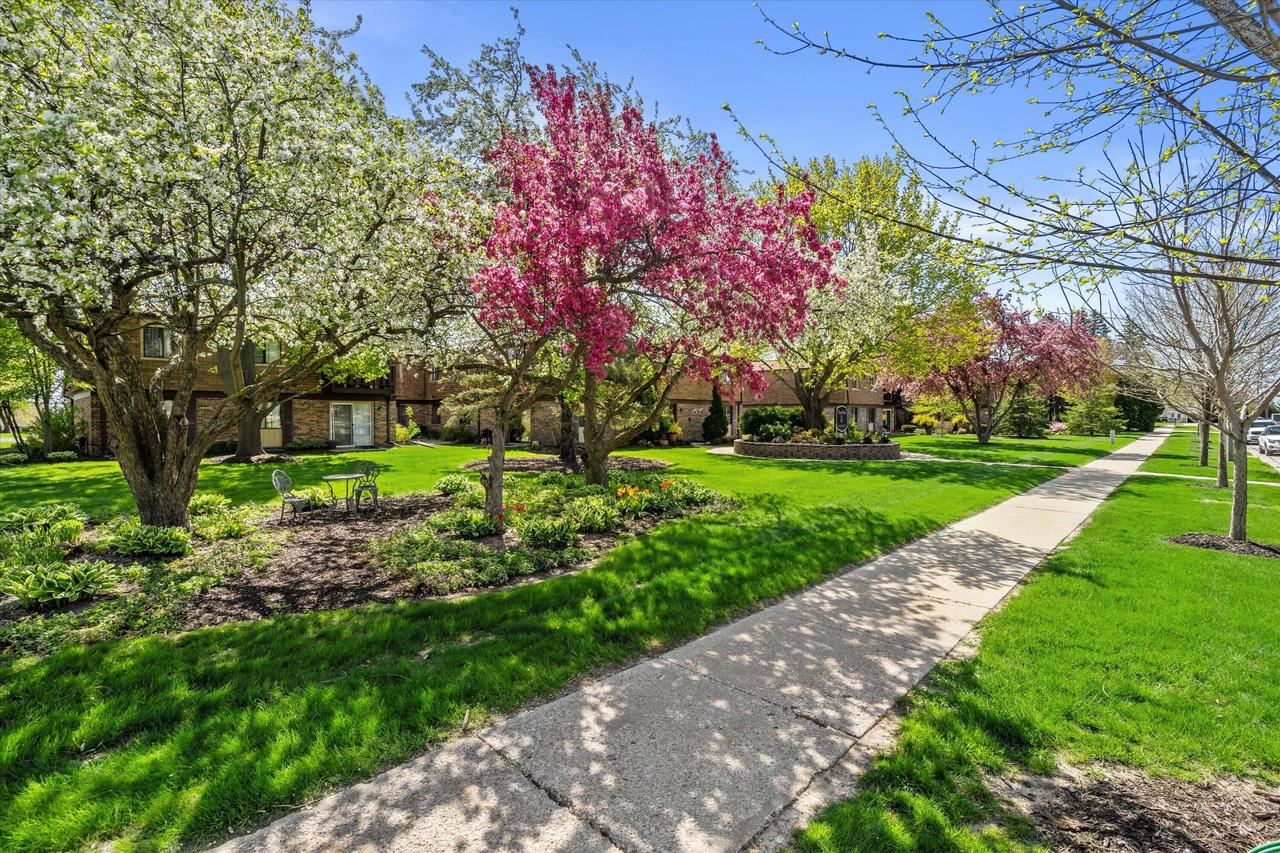 1135 Marcia AVENUE 105