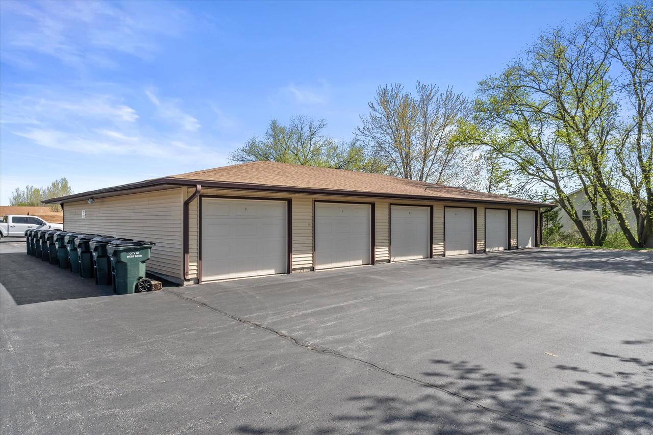1135 Marcia AVENUE 105