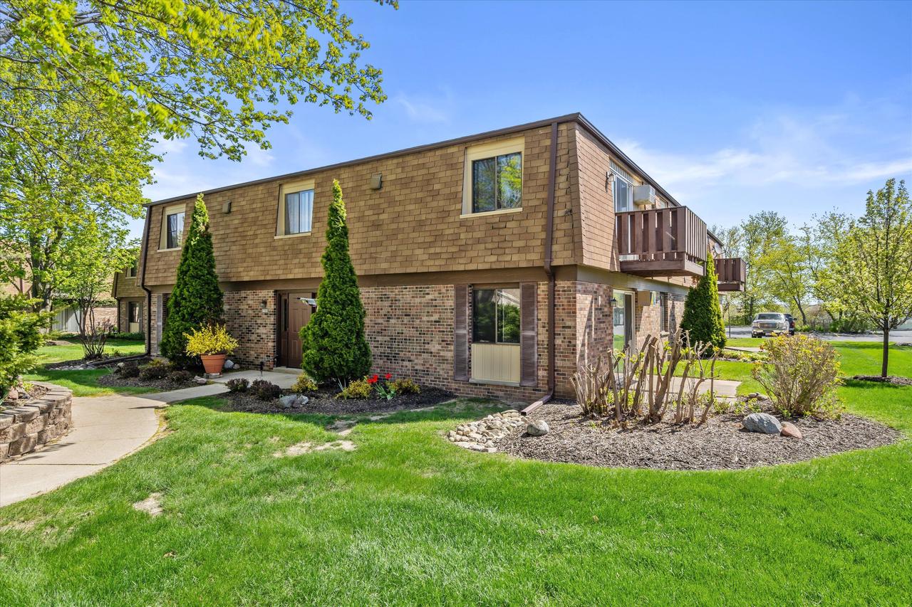 1135 Marcia AVENUE 105