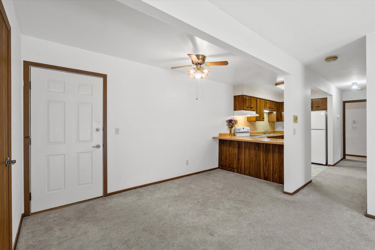 1135 Marcia AVENUE 105