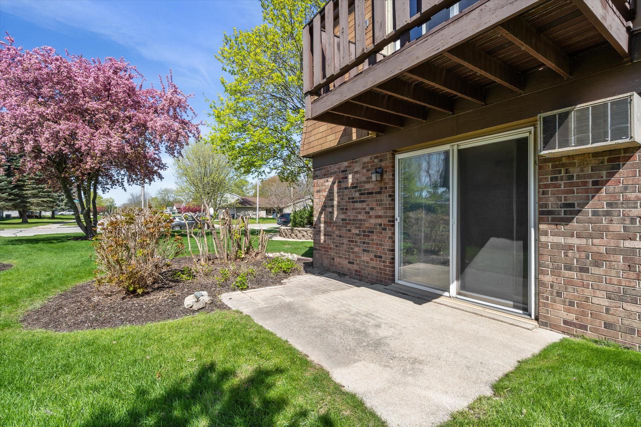 1135 Marcia AVENUE 105