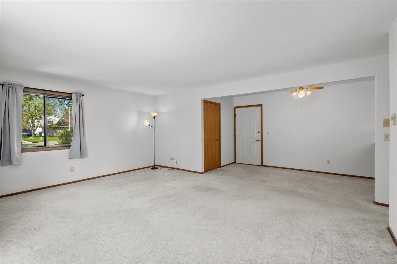 1135 Marcia AVENUE 105