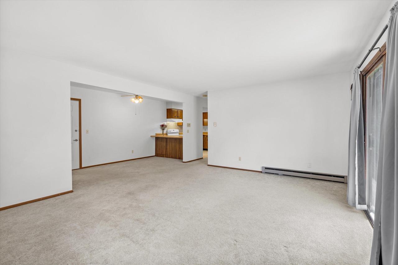 1135 Marcia AVENUE 105