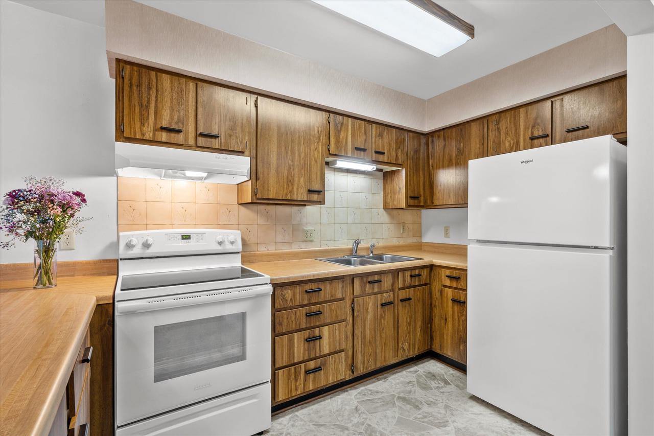 1135 Marcia AVENUE 105
