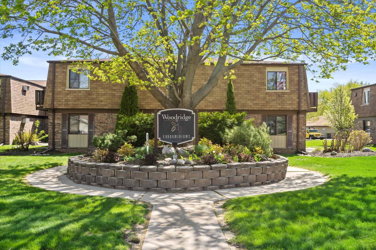 1135 Marcia AVENUE 105