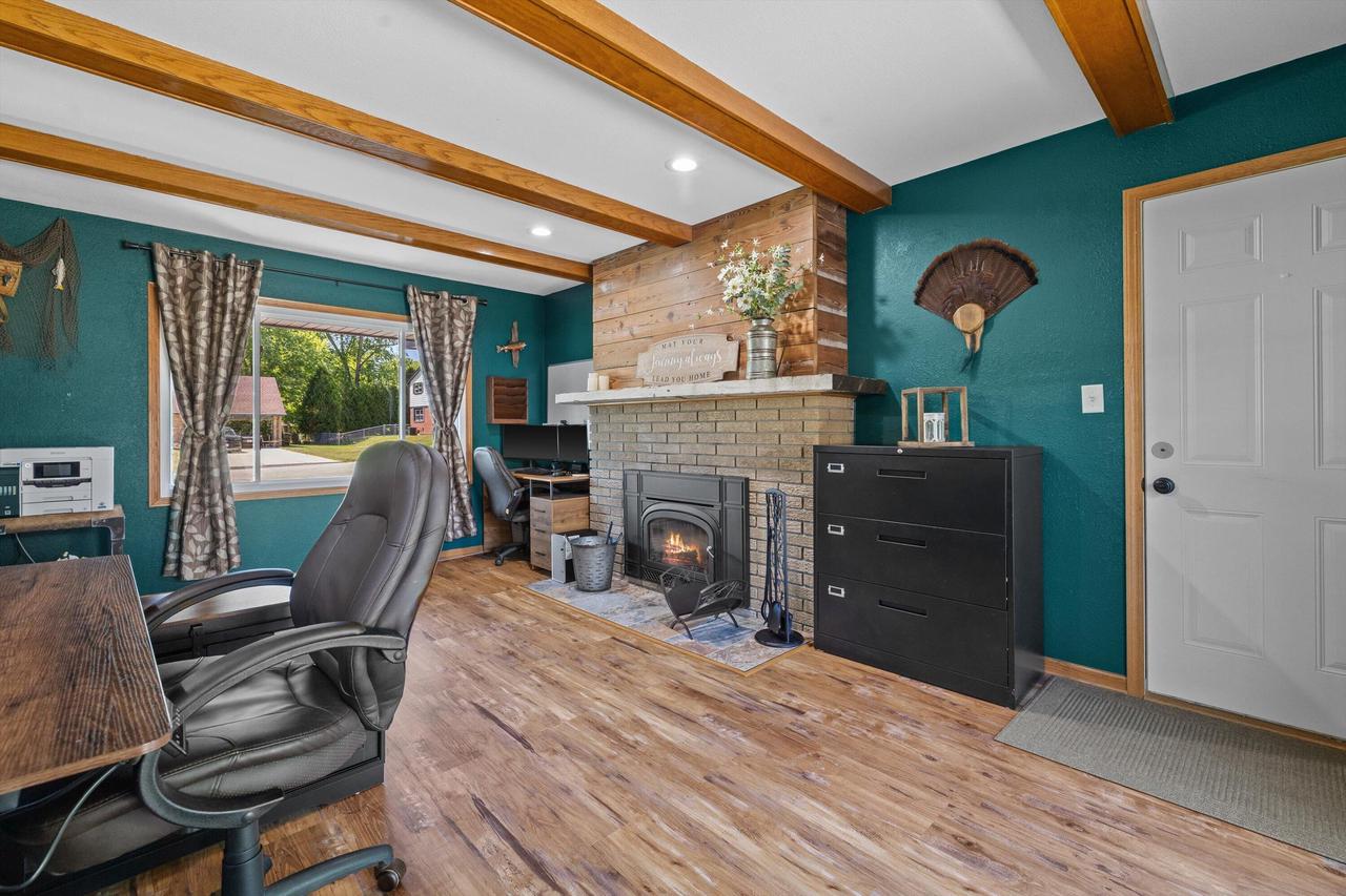 3521 Ascot DRIVE