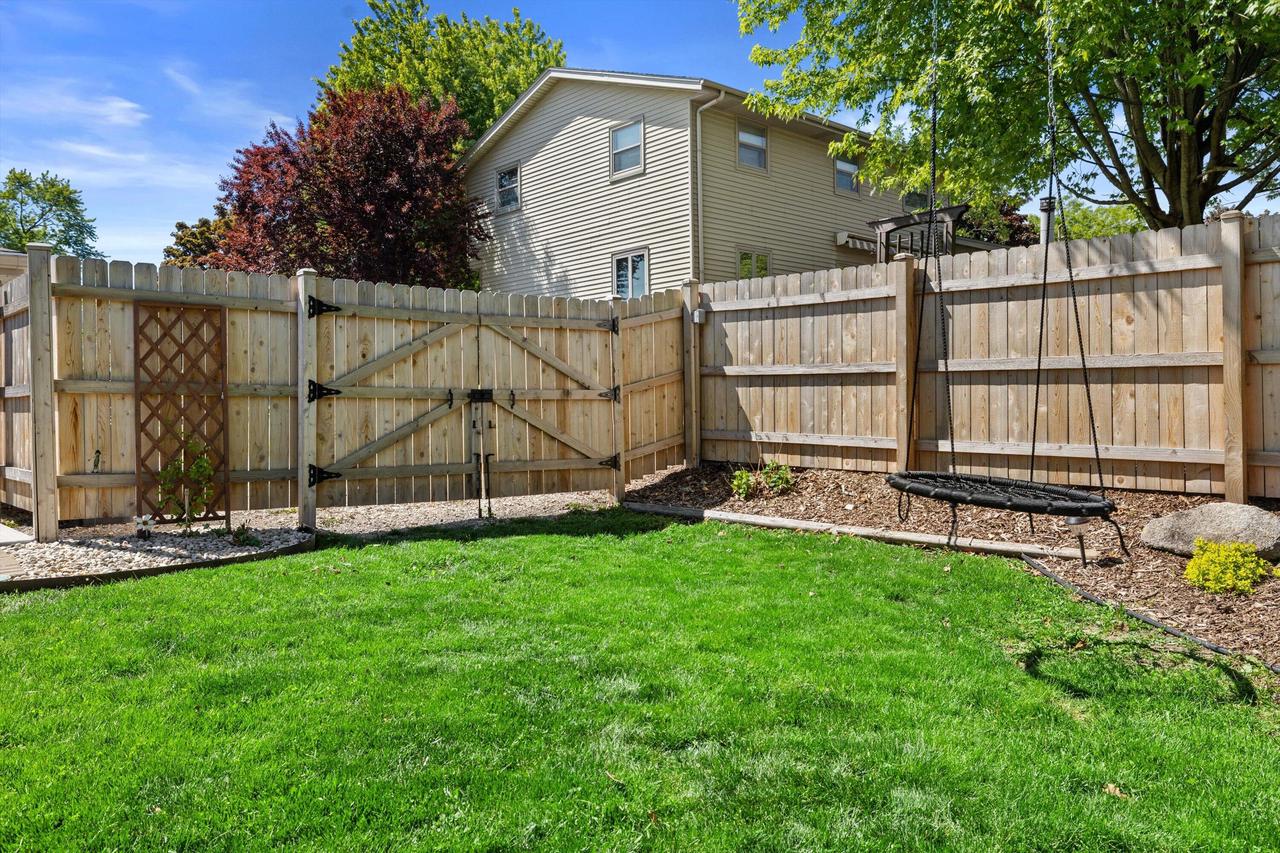 3521 Ascot DRIVE