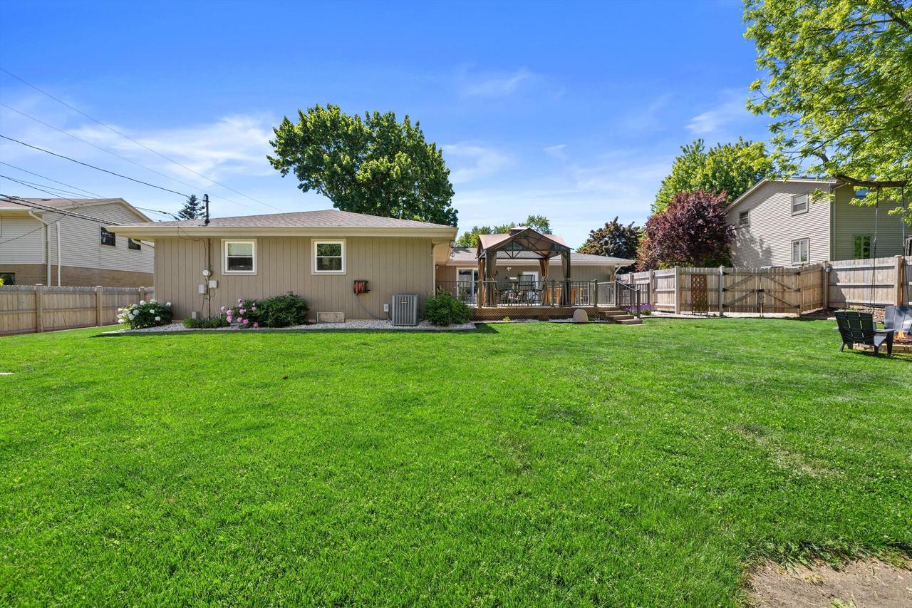 3521 Ascot DRIVE