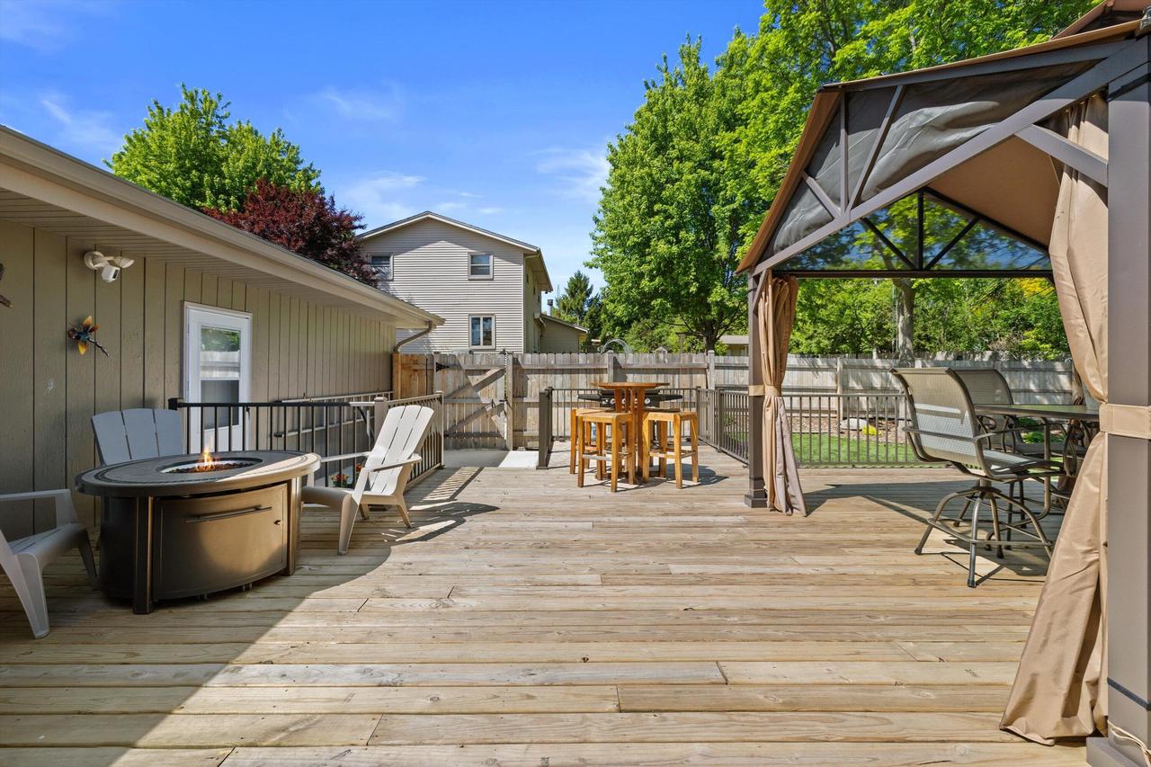 3521 Ascot DRIVE