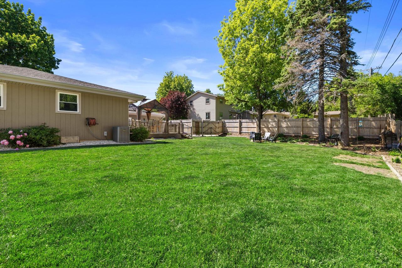 3521 Ascot DRIVE